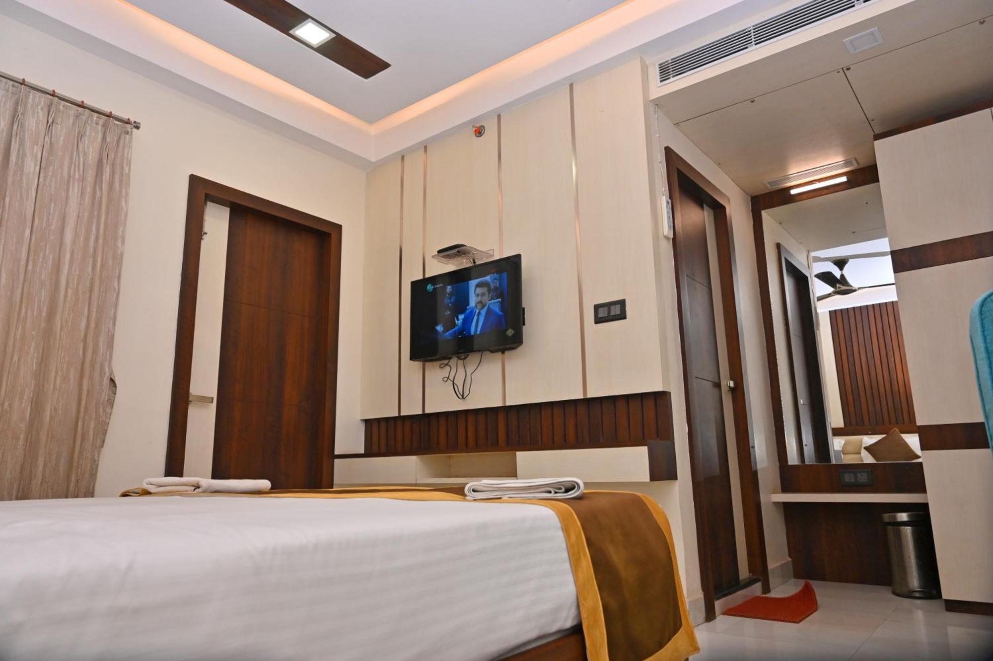 Hotel Silver Land New Digha With Rooftop Pool Bagian luar foto